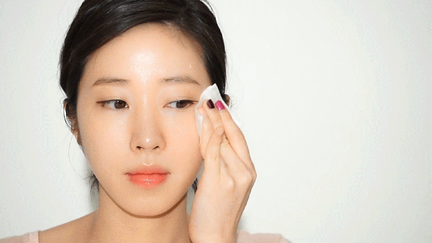 jo_cleansing_water_makeup.gif